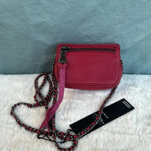 NWT Aimee Kestenberg Down under Crossbody Wine Red Small Compact Leather Chain - Picture 2 of 8